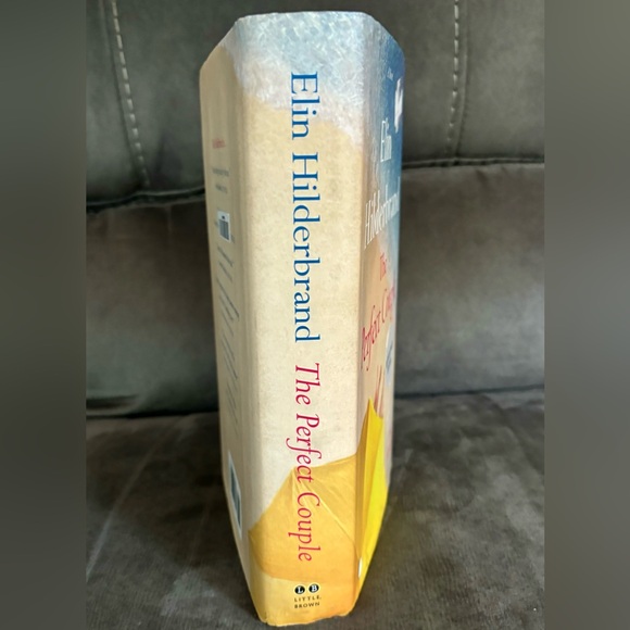 Elin Hilderbrand Signed Hardcover Book-The Perfect Couple- New Netflix series - Picture 5 of 7